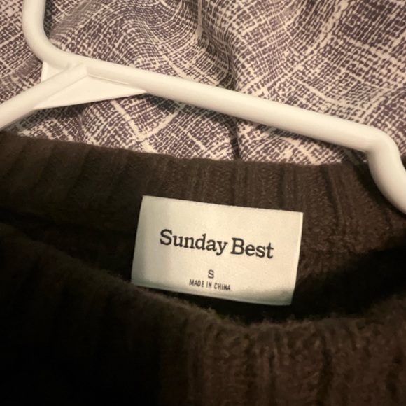 Aritzia cropped Peggy sweater - Picture 3 of 3